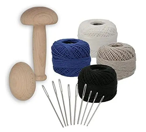 Produktbild: Lantelme Stopfset mit Stopfpilz und Stopfei aus Holz mit 9 Stopfnadeln und 4 Stopfgarn | in 4 Farben Weiß Blau Grau Schwarz | Nähset für Strümpfe Socken Kleidung Reparatur Nähwerkzeug