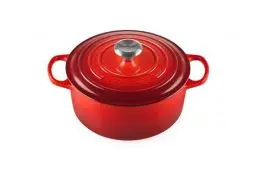 Produktbild: Le Creuset Signature Gusseisen-Bräter mit Deckel, Ø 24 cm, Rund, Für alle Herdarten und Induktion geeignet, Volumen: 4,2 l, 4,305 kg, Kirschrot, 21177240602430