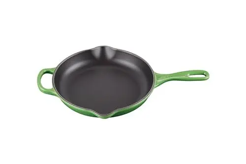 Produktbild: Le Creuset Signature Gusseisen Brat- und Servierpfanne, Rund, Ø 23 cm, Für alle Herdarten inkl. Induktion geeignet, 1,93 kg, Bamboo, 20182234080422