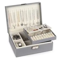 Produktbild: Leerweii Schmuckkästchen Mädchen, 2-Layer PU Leder Schmuckaufbewahrung Schmuckbox mit 2 Uhrenkissen Schmuckschatulle mit abnehmbarem Tablett für Ohrringe Ringe Halsketten Uhren Armbänder, Grau