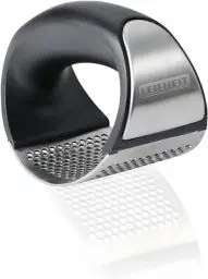 Produktbild: Leifheit Knobi King®, Knoblauchpresse, Knoblauchwippe aus rostfreiem Edelstahl, spülmaschinenfest, garlic press, innovatives Design, Küchenhelfer, einfache Handhabung und Reinigung