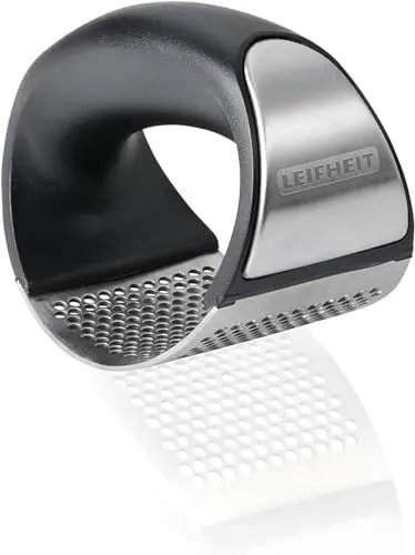 Produktbild: Leifheit Knobi King®, Knoblauchpresse, Knoblauchwippe aus rostfreiem Edelstahl, spülmaschinenfest, garlic press, innovatives Design, Küchenhelfer, einfache Handhabung und Reinigung