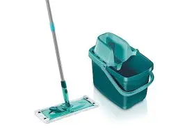 Produktbild: Leifheit Set Combi M micro duo mit rückenschonendem Wischer, Wischtuchpresse für effektives Auswringen, 12L Putzeimer, reinigungsstarker Wischmopp für Fliesen und Laminat mit Click-System