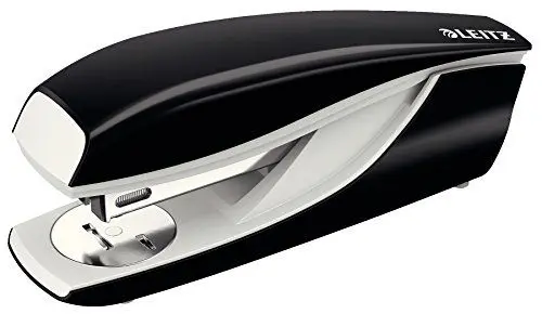 Produktbild: Leitz Büroheftgerät für 30 Blatt, Tacker aus Metall mit Kunststoffelementen, Inkl. 200 Heftklammern, NeXXt Serie, Schwarz, 55020095