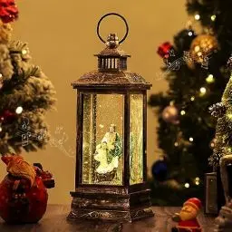 Produktbild: Lewondr Schneekugel Weihnachten mit Spieluhr, Elektrisch Schneekugel Winter Weihnachtskrippe mit Musik/Licht/Timer Weihnachtsdeko Laterne Weihnachtslicht Batteriebetrieb/USB Beleuchtung, Schwarzgold