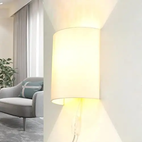 Produktbild: Licht-Erlebnisse Wandlampe mit Schalter und Stecker, Lampe Wand Innen, Wandleuchte Schlafzimmer, Creme, Stoff, B:20 cm, Up Down, indirekt, wohnlich, blendarm, Wandlampe Modern
