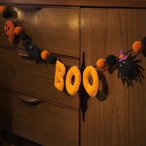 Produktbild: Lights4fun 1,5m Halloween Girlande Boo Halloween Deko Indoor Halloween Deko Kinder Halloween Party Deko Filz Girlande Halloween Fensterdeko