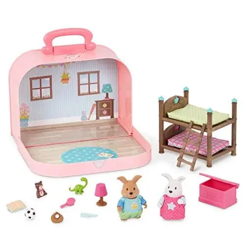 Produktbild: Li’l Woodzeez – 2 Hasen-Tierfiguren – Spielzeugkoffer – Sammelfiguren mit Puppenhaus Möbel Set – Kinderzimmer & Zubehör – für Kinder ab 3 Jahren – Hasen-Spielset - Deluxe Koffer