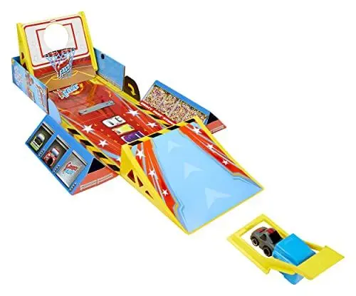 Produktbild: Little Tikes My First Cars Crazy Fast 4-in-1 Dunk'n, Stunt'n, Game'n Set - Exklusives Aufziehauto mit 15 m Reichweite - Inklusive 1 Auto, Katapult, 4 Spiele und Anzeigetafel - Für Kinder ab 3 Jahren