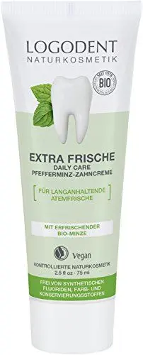 Produktbild: LOGODENT Naturkosmetik EXTRA FRISCHE daily care Pfefferminz Zahncreme, Mit Bio-Kamille und Bio-Pfefferminzöl, Zur Gesunderhaltung des Zahnfleisches, Vegan, 1 x 75ml