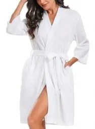 Produktbild: Lovasy Bademantel Damen Waffelpique 3/4 Ärmel Saunamantel Waffelstrick Morgenmantel Weich Leicht Knielang Loungewear mit Gürtel Taschen,Weiß,M