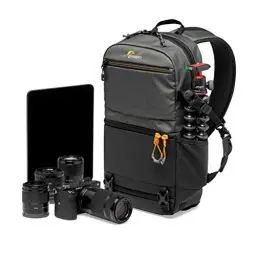 Produktbild: Lowepro Slingshot SL 250 AW III Kamerarucksack - Kameratasche / Fototasche für spiegellose und DSLR-Kameras, Fach für 10-Zoll-Tablet, für Sony A7, iPad, Surface Pro, 300D Ripstop, Grau
