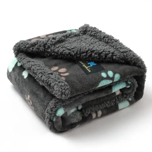 Produktbild: luciphia Wasserdicht Hundedecke Flaushig, Fleece Haustier Decke Waschbar, Outdoor Decke für Hunde Katzen, Schutzdecke für Sofa, Bett Autositz, Möbel Dunkelgraue Pfote M (100 * 145cm)