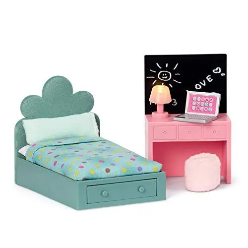 Produktbild: Lundby Puppenhaus Kinderzimmer Zubehör - Puppenmöbel Kinderzimmer - Puppenhaus Bett, Schreibtisch, Lampe & Laptop - Puppenhaus Möbel Set - Miniatur Puppenhaus Zubehör - 11cm Puppen 1:18