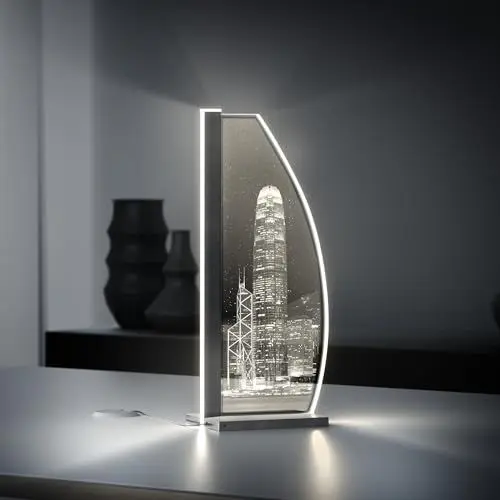 Produktbild: Luverre Tischlampe | LED-Leuchte | Glas-Leuchte mit Gravur für Nachttisch, Kommode, Wohnzimmer | Stadt, Metropole (Hongkong Skyline, Segel | anthrazit)