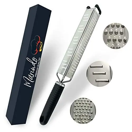Produktbild: MARINDO Premium Zester 3 in 1 – Reiben, Raspeln & Hobeln | Parmesanreibe, Zitronenreibe, Muskatnuss Reibe, Ingwerreibe u.v.m. | Fein & Grob Edelstahl