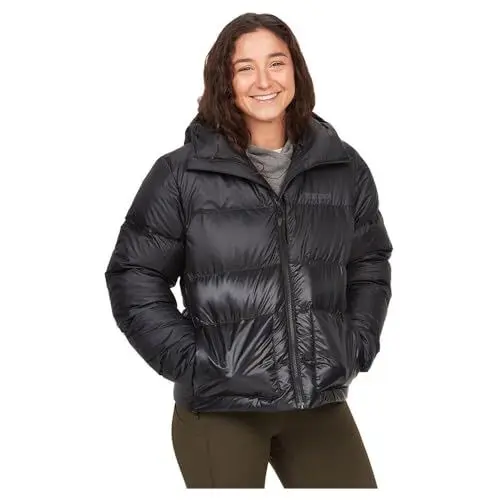 Produktbild: Marmot Damen Guides Down Hoody F22, Leichte Daunenjacke, warme Winterjacke, wasserabweisende Steppjacke, winddichte Funktionsjacke, klein packbare Outdoorjacke mit Kapuze, Black, M