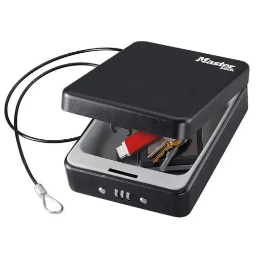 Produktbild: MASTER LOCK Kompakttresor (Kombination) (mit Kabel) P005CEURBLKHRO – Ideal für Scheckbücher, Schmuck, Ausweise, Smartphone und mehr