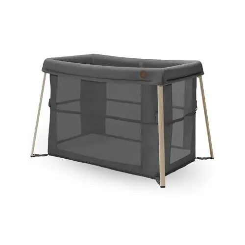 Produktbild: Maxi-Cosi Iris 2-in-1-Reisebett Baby, 0 – 3 Jahre, bis zu 15 kg, kompaktes Reisebettchen, 2 Schlafebenen, faltbar, Schaumstoffmatratzen, Seitenteile aus Netzmaterial, Reisetasche, Beyond Graphite