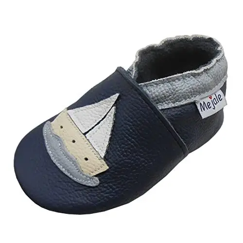 Produktbild: Mejale Weicher Leder Krabbelschuhe Baby Hausschuhe mit Gummisohle Halt Anti-Rutsch-Jungen-Mädchen-Schuhe für Kleinkinder Karikatur Segelboot (Dunkelblau, 6-12 Monate, M)