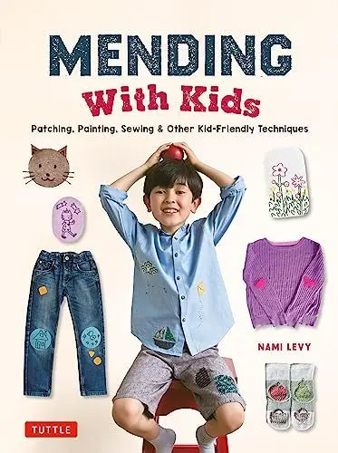 Produktbild: Mending With Kids: Patching, Painting, Sewing & Other Kid-Friendly Techniques