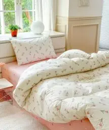 Produktbild: Menkala Bettwäsche Baumwolle 135x200 Weiß Rosa Tulpen Blumen Botanisch Blümchen Muster Renforce Bettbezug Set Blumenwiese Pflanzenmuster Deckenbezug und Kissenbezug 80x80 cm mit Reißverschluss