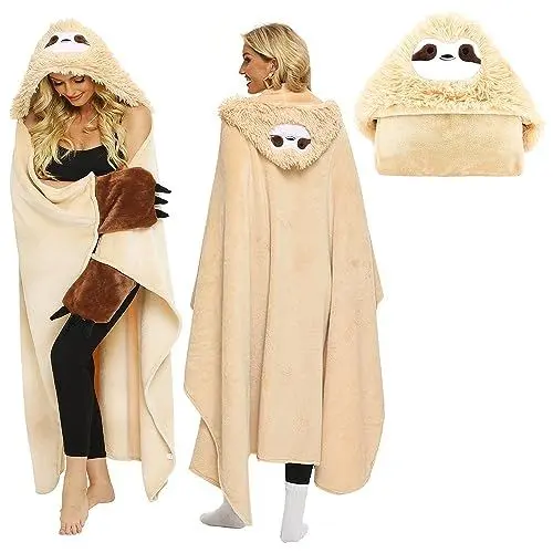 Produktbild: MeYuxg Faultier Decke, Decke mit Ärmeln und Kapuze, Tragbare Decke 150 * 125cm, Kuscheldecke Tier, Faultier Geschenke für Frauen, Kuscheldecke Flauschig Flanell Sofadecke, Gelb-Faultier