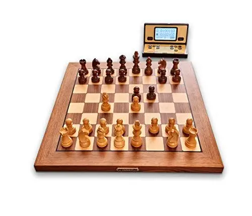 Produktbild: Millennium ChessGenius Exclusive M820 - Schachcomputer für höchsten Komfort und Anspruch. In Echtholz mit vollautomatischer Figurenerkennung. Online Spielen via ChessLink-Modul.