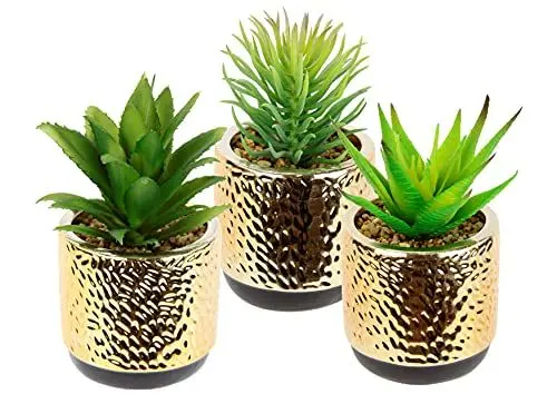 Produktbild: Mini Pflanzenset Sukkulenten im goldfarbenen Keramiktopf mit Dekosteinen Kunstpflanzen im Töpfchen Künstliche Pflanzen Grünpflanzen Agave Kaktusse Sukkulentenpflanze Kakteen Zimmerpflanze Deko