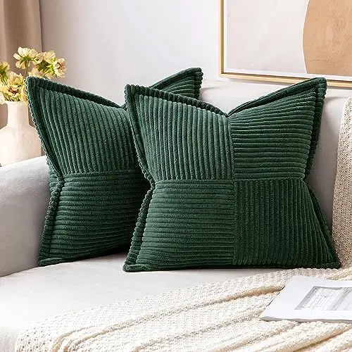 Produktbild: MIULEE 2er Set Kordsamt Kissenbezüge Samtkissen Weich Dekokissen Dekorativ Kissenbezug Modern Kissenhülle Sofakissen Zierkissen Couchkissen für Wohnzimmer Schlafzimmer Dunkelgrün 45x45 cm