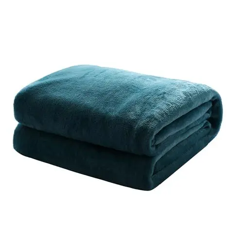 Produktbild: Mixibaby Kuscheldecke Flauschige extra weich & warm Wohndecke Flanell Fleecedecke, Falten beständig/Anti-verfärben als Sofadecke oder Bettüberwurf, Größe:150 cm x 200 cm, Farbe:Dunkelgrün
