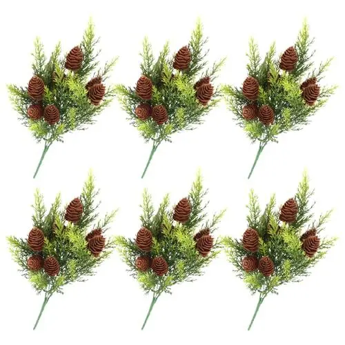 Produktbild: Plcnn 6 Stück Künstliche Kiefernzweige mit Tannenzapfen, 35,6 cm Lange Künstliche Kiefernzweige für Blumenarrangements, Weihnachts-Tannenzweige für DIY-Bastelarbeiten, Kränze,