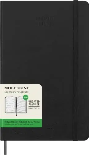 Produktbild: Moleskine Undatierte Wochenplaner, Klassischer Wochenterminkalender für 12 Monate mit Hartcover und elastischem Verschluss, Größe Large 13 x 21 cm, Schwarz