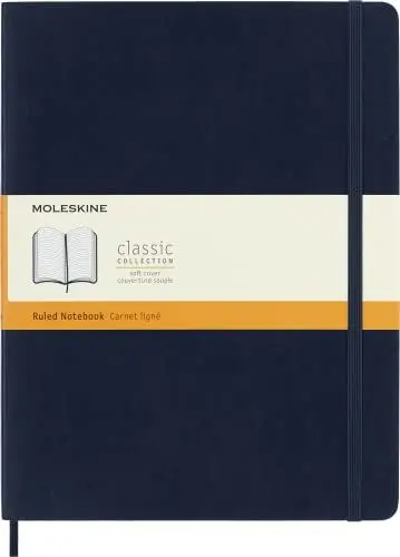 Produktbild: Moleskine Klassisches Notizbuch, Liniertes Notizbuch, Weicher Einband und Elastischer Verschluss, Größe XL 19 x 25 cm, Saphirblau, 192 Seiten