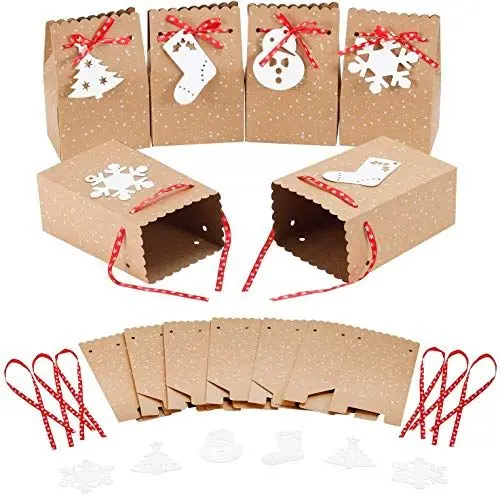Produktbild: MonQi 30 Stück Große Kapazität Geschenktüten mit 30 Weihnachtsanhänger und 30 Weihnachtsbänder, Bonbontüten aus Kraftpapier für Weihnachts Geschenk (4.5in x 3in x 7in)