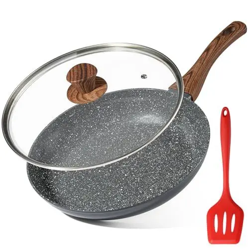 Produktbild: MSMK 28 cm Antihaft-Keramik-Bratpfanne mit Deckel & rotem Schlitzwender, außen grau beschichtet, innen Punktmuster schwarz-weiß, Holzmaserungsgriff, PFOA-frei, ungiftig, gesundes Kochen