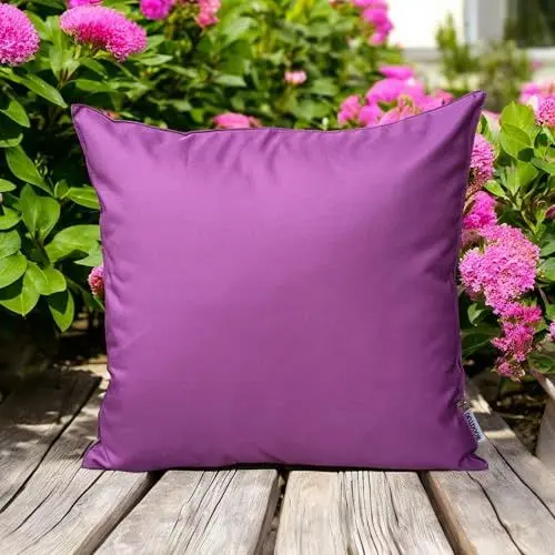 Produktbild: My Oma Outdoor Kissen wasserabweisend in 45x45 | ohne Aufdruck | Wetterfester Kissenbezug (ohne Füllung) in Beere | lila Deko Kissen Outdoor aus Polyester | Ergänzung zum Outdoor Kissen mit Aufdruck