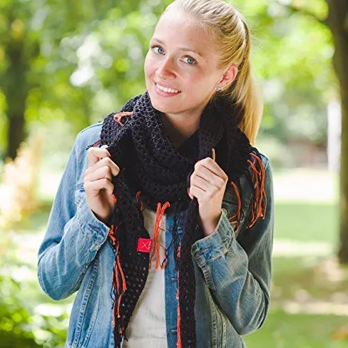 Produktbild: My Oma Strickset Schal - DIY Dreieckstuch Funkenschlag - Stricken Set mit 6 Knäuel Baumwolle Cotton Pure + Strickanleitug + gratis Label – Tuch Stricken/Dreieckstuch Stricken – Wollschal Stricken