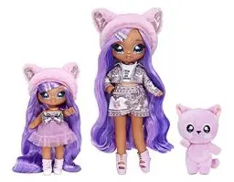 Produktbild: Na! Na! Na! SurpriseFamilie - 3er Set Plüschpuppen - 2 Modepuppen mit langen Haaren und 1 Haustier - Lavender Kitty Familie - 12 Accessoires und Outfits und ein niedliches Plüschkätzchen