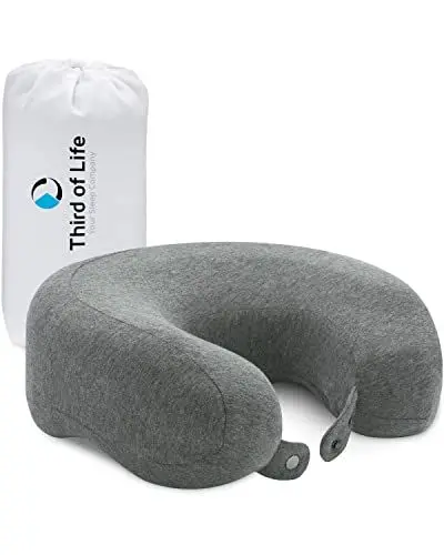 Produktbild: Nackenkissen für Flugzeug & Auto | Orthopädisches Reise-Kissen aus ergonomischem Memory-Foam | Nackenhörnchen RONDAR mit Bezug | Beugt Verspannungen vor | Atmungsaktives Nackenstützkissen & -hörnchen