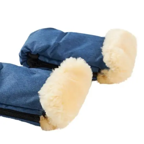 Produktbild: Naturally Sheepskins für den Kinderwagen mit Schaffell-Manschette und Fleece Innenfutter Kälteschutz Fäustlinge Lammwolle wärmend Windschutz Größe universal (Linear Marine-Blau)
