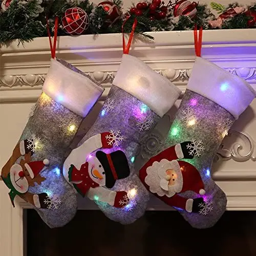 Produktbild: NAVESO Nikolausstrumpf, 3 Pcs Weihnachtsstrümpfe zum Befüllen, Weihnachtssocken zum Aufhängen, Nikolaussocken mit LED-Licht, Nikolaus Stiefelchen Befüllen, Weihnachtsdeko Geschenktüten für Geschenk