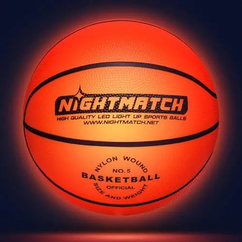 Produktbild: NIGHTMATCH LEUCHT-Basketball MIT BALLPUMPE UND ERSATZBATTERIEN - Junior Edition - Größe 5 - toller Kinder-Basketball Ball - helle, Sensor-aktivierte LED-Beleuchtung - Offizielle Größe & Gewicht