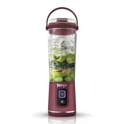 Produktbild: Ninja Blast Tragbarer Mixer / Blender / Smoothie Maker, 530ml Becher, Auslaufsicherer Deckel, Leistungsstarker Mini Standmixer, Kabellos & Wiederaufladbar, Zerkleinert Eis & Obst, Cranberry, BC151EUCR