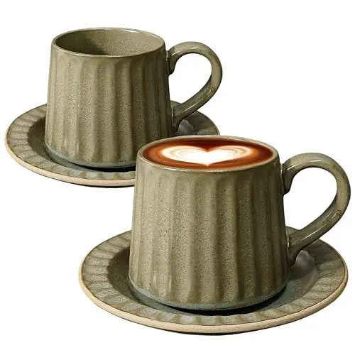 Produktbild: NIUKOMY Goße Cappuccino Tassen 300ML, Kaffeetasse mit Unterteller 2er Set, Nostalgie Steingut Tassen Set, Handgefertigte Kaffeebecher, Spülmaschinen und Mikrowellenfest, Braun 02