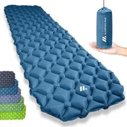 Produktbild: NORDMUT® 500g Isomatte Ultraleicht (mit Reparaturset) - Aufblasbare Luftmatratze Camping kleines Packmaß - Camping Matratze Wetterfest für Outdoor Zelt & Festivals - Blau
