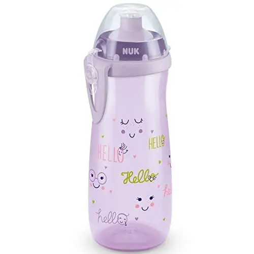 Produktbild: NUK Sports Cup Kinder Trinkflasche | 24+ Monate | auslaufsichere Push-Pull-Tülle | Clip und Schutzkappe | BPA-frei | 450 ml | lila mit Hello-Schriftzug