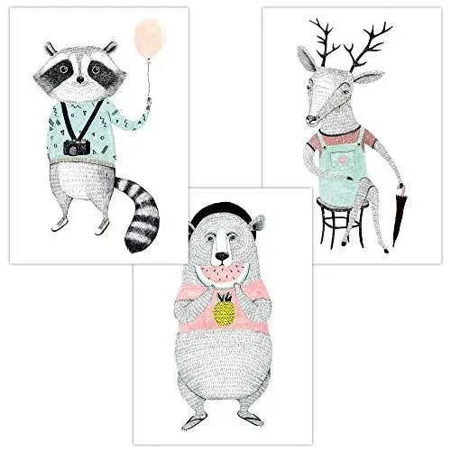 Produktbild: Olgs Wandbilder 3er Set für Baby & Kinderzimmer Deko Poster | Kunstdruck DIN A4 ohne Rahmen und Dekoration (Junge/Mädchen) (W01 Tourist Waschbär Bär Reh)