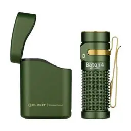Produktbild: OLIGHT Baton 4 kit Mini LED Taschenlampe Wiederaufladbare mit dimmbarem Ladecase, Handlampe bis zu 190 Tage Laufzeit, 1300Lm 170m Leuchtweite superhell klein Flashlight für Alltag, IPX8 OD Grün