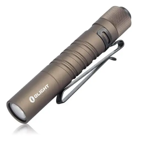 Produktbild: OLIGHT I3T Mini LED Taschenlampe 180 Lumen 60m Reichweite, kleine Lampe mit Endkappenschalter, Wasserdicht IPX8, AAA Batterie, für Camping, Jagd, Outdoor und Notfall (Desert Tan)